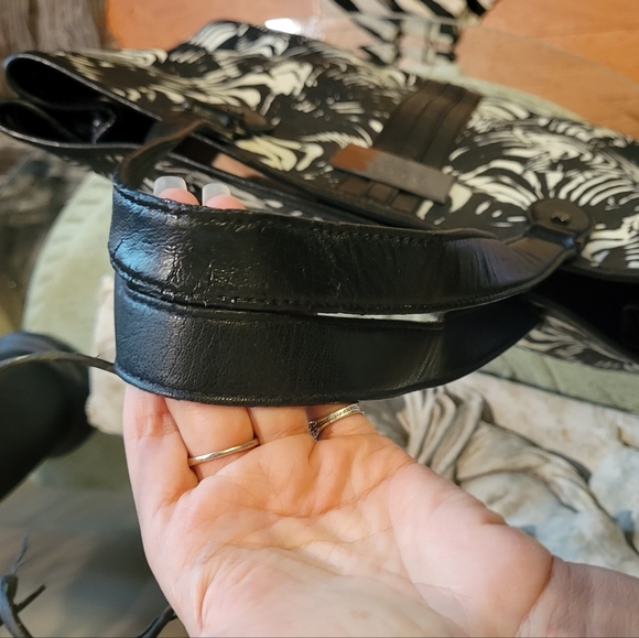 L.A.M.B. by Gwen Stefani Black White Tote Bag Luxury Designer #607 - Picture 13 of 15